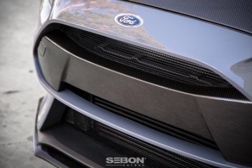 Picture of Seibon 16+ Ford Focus RS Carbon Fiber Front Bumper Garnish