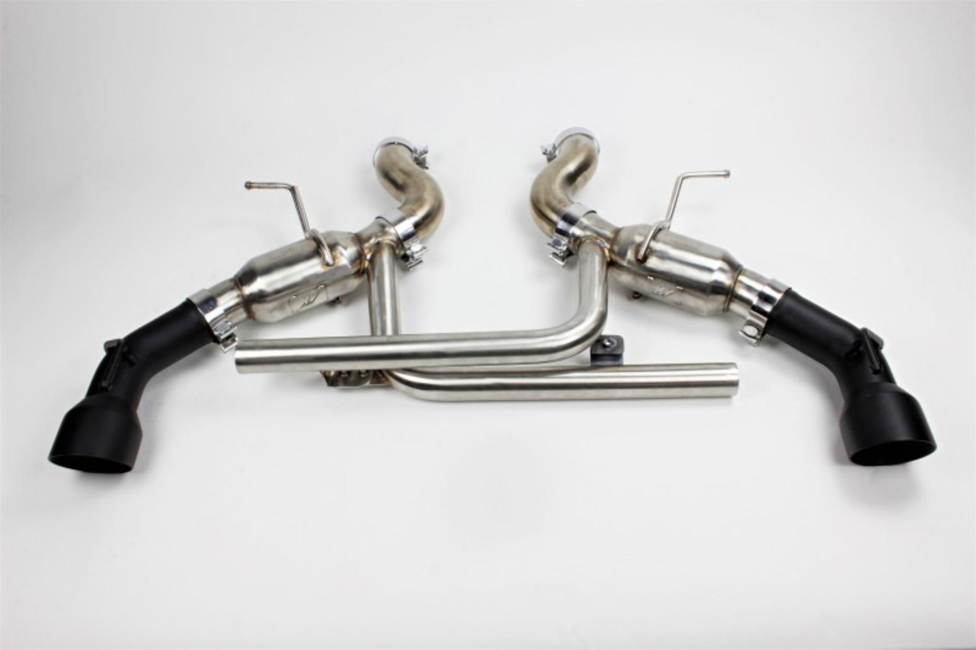 Picture of Mishimoto 2016+ Chevrolet Camaro SS Dual-Tip Pro Axle-Back Exhaust w/ Black Tips