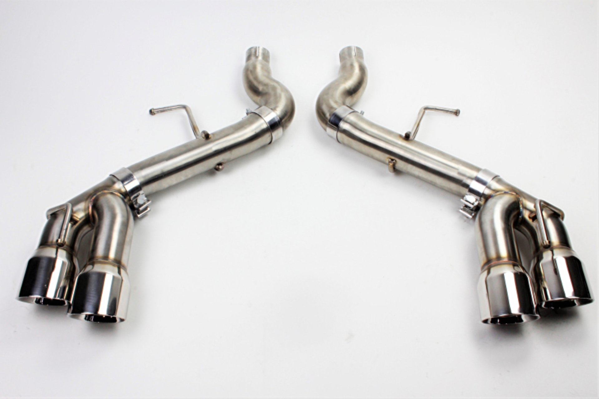 Picture of Mishimoto 2016+ Chevrolet Camaro Quad-Tip Race Axle-Back Exhaust w/ Polished Tips