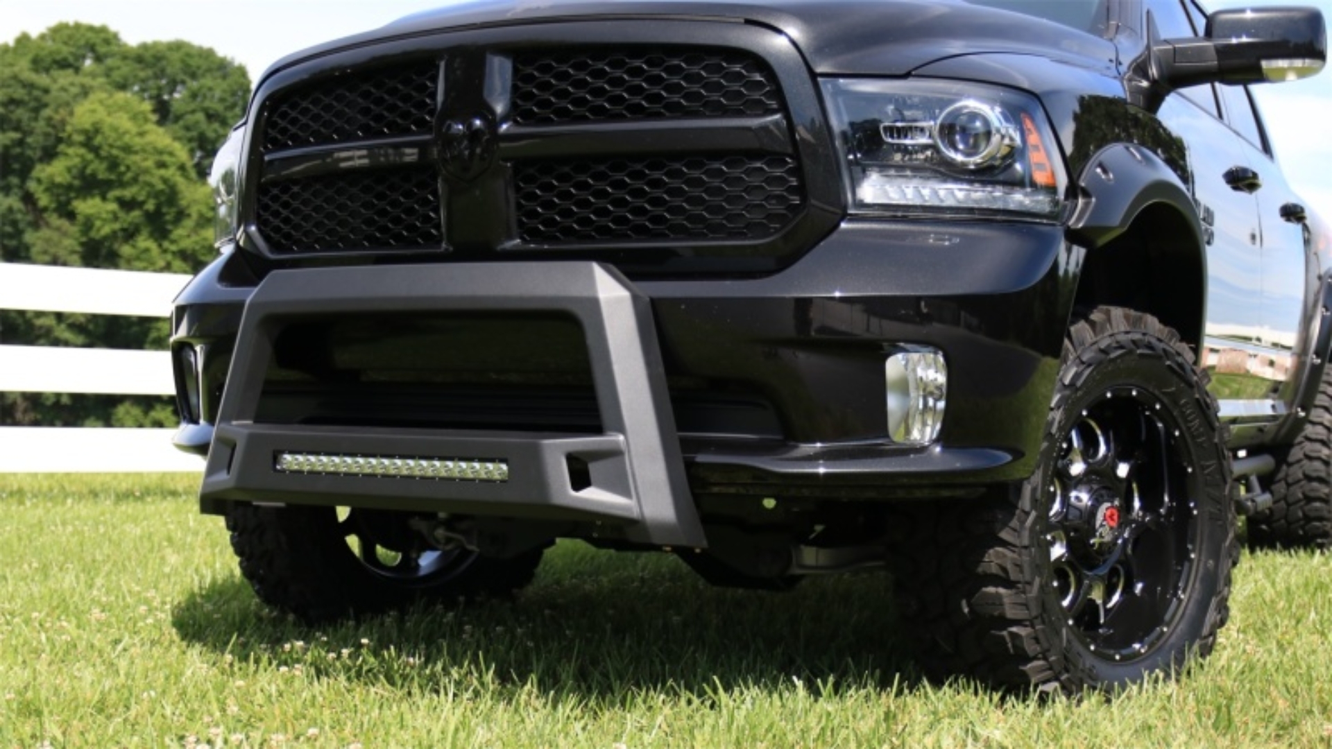 Picture of Lund 09-17 Dodge Ram 1500 (Excl. Rebel Models) Revolution Bull Bar - Black