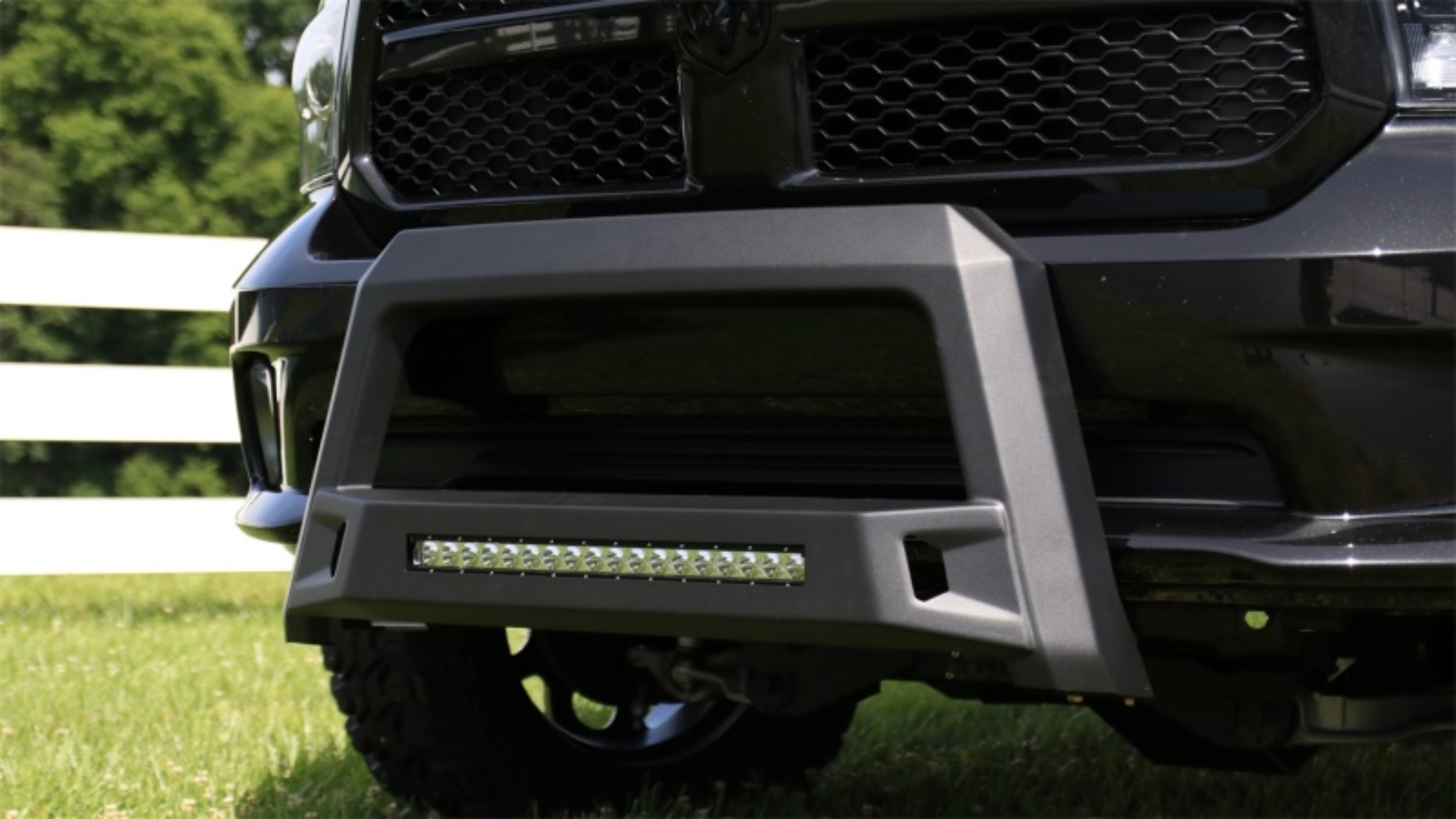 Picture of Lund 10-17 Dodge Ram 2500 Revolution Bull Bar - Black