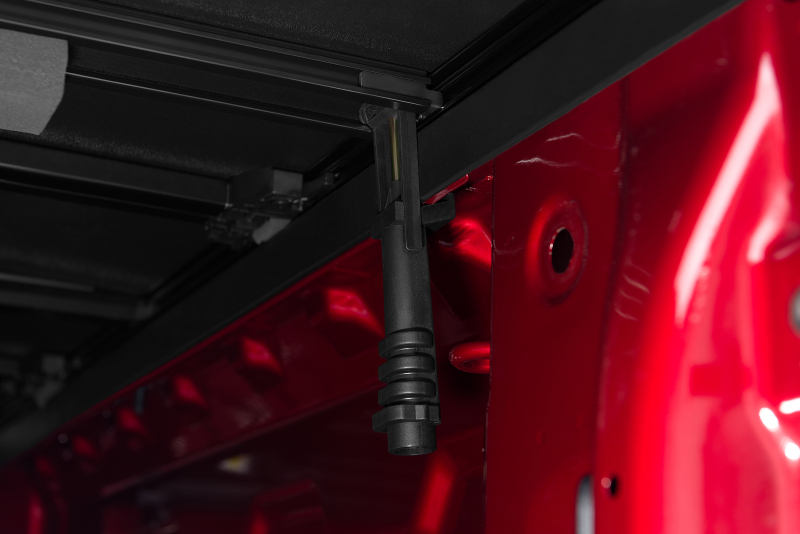 Picture of LUND LND Hard Fold Tonneau Cover - 969352