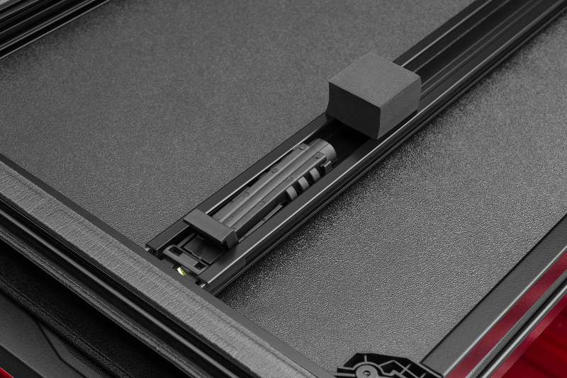 Picture of LUND LND Hard Fold Tonneau Cover - 969352