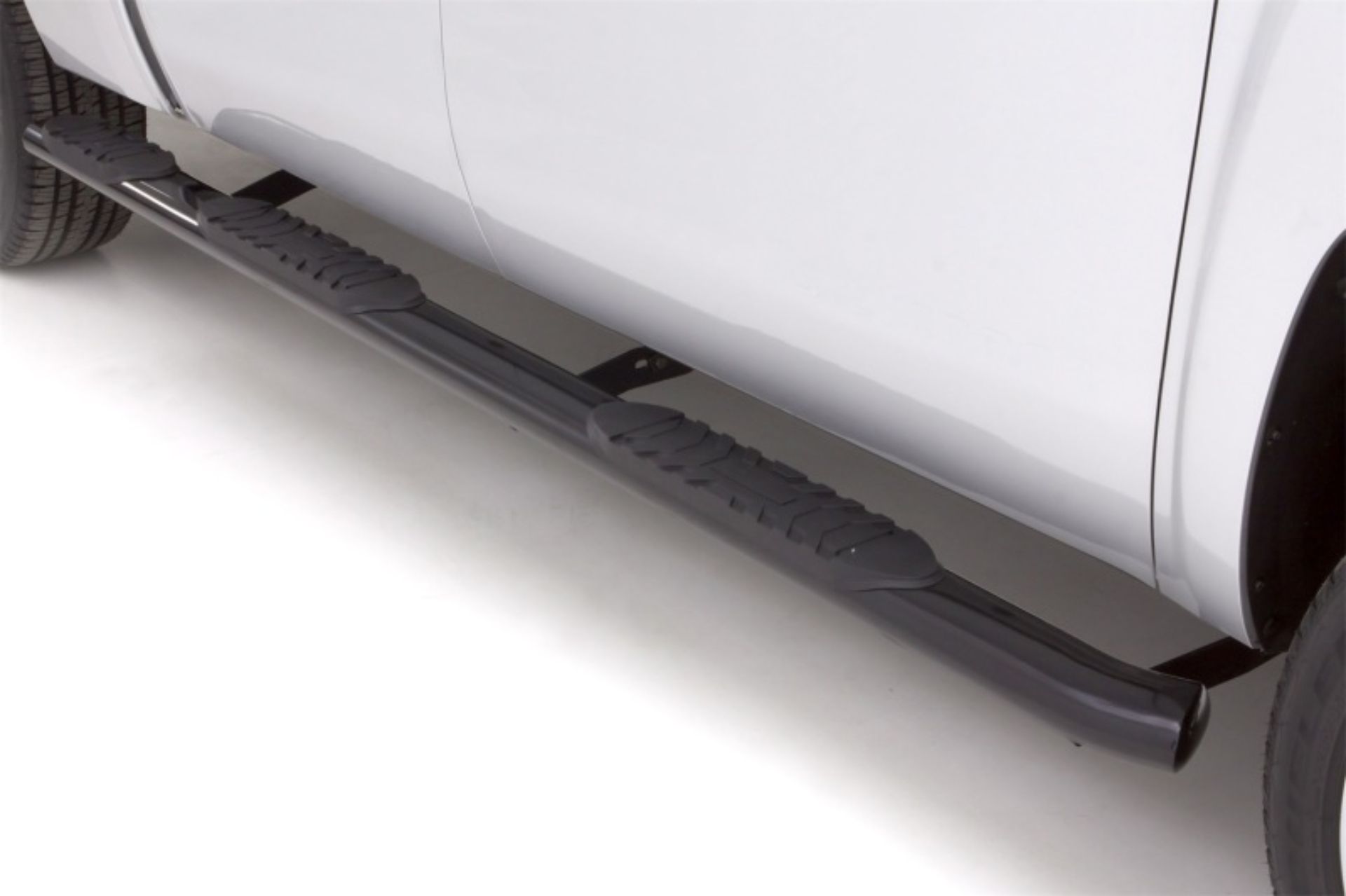 Picture of Lund 10-17 Dodge Ram 2500 Crew Cab (6.5ft. Bed) 5in. Oval WTW Steel Nerf Bars - Black