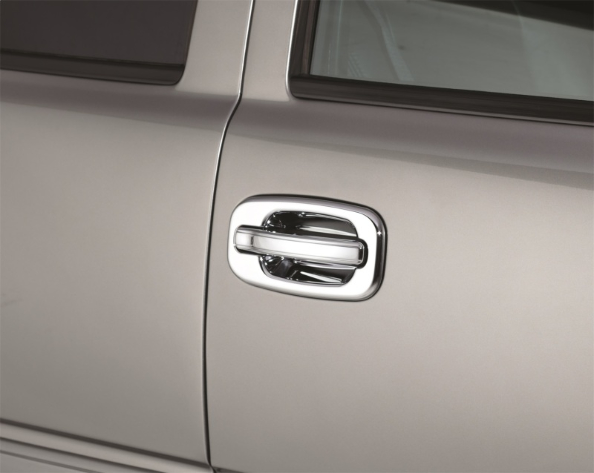Picture of AVS 99-06 Chevy Tahoe (w/o Passenger Keyhole) Door Handle Covers (4 Door) 8pc Set - Chrome