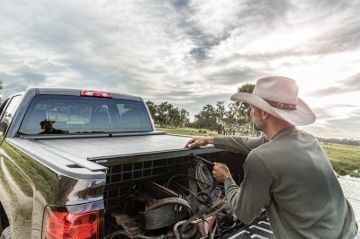 Picture of Roll-N-Lock 14-18 Chevy Silverado/Sierra 1500 XSB 68in Cargo Manager