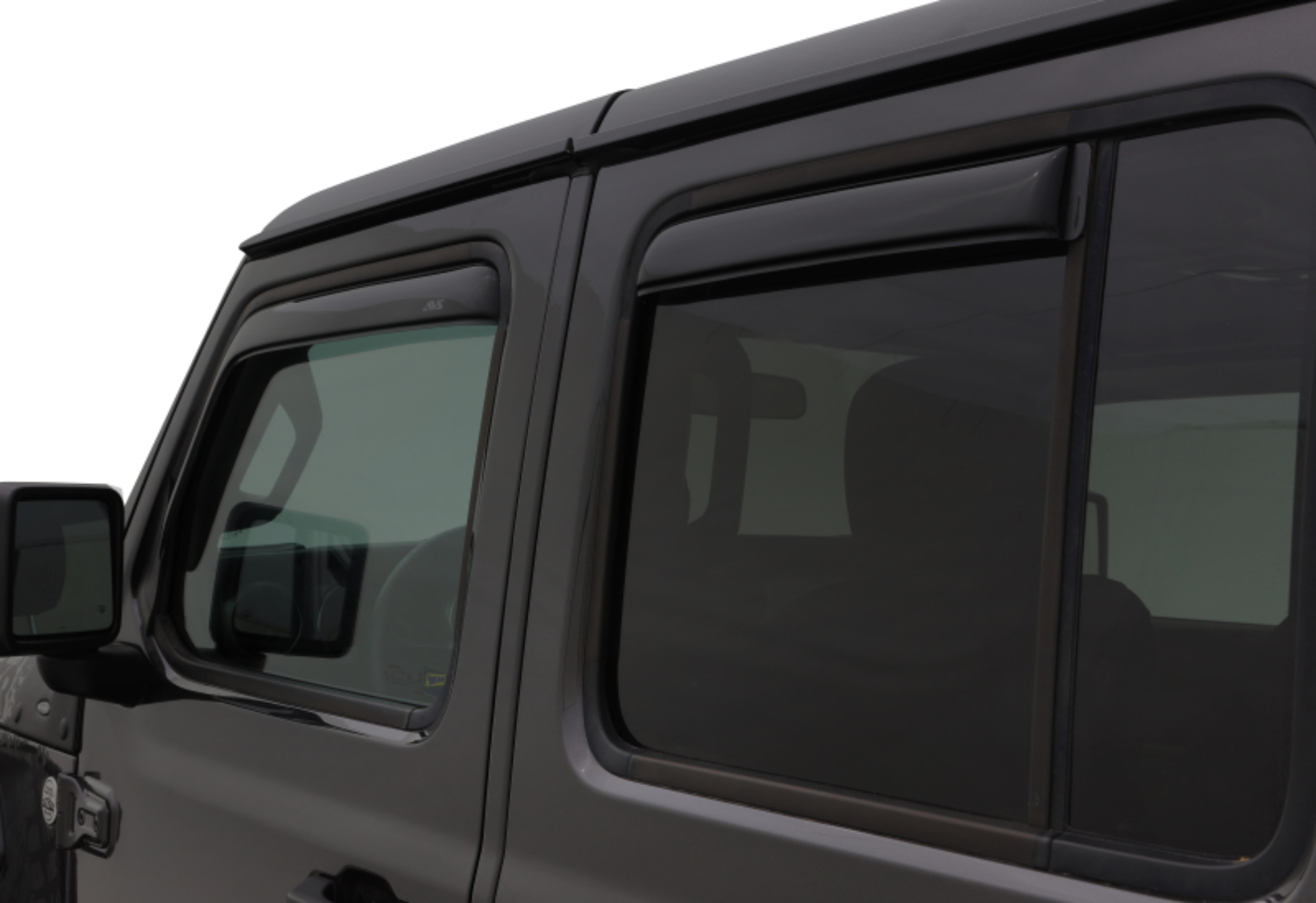 Picture of AVS 2018 Jeep Wrangler Unlimited (4-Door) Ventvisor In-Channel Window Deflectors 4pc - Smoke