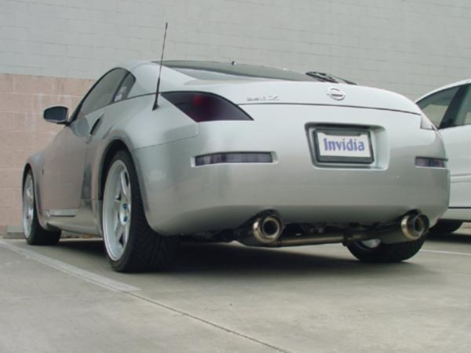 Picture of Invidia 02-06 Nissan 350z 60mm REGULAR N1 Y-Pipe Back Exhaust System