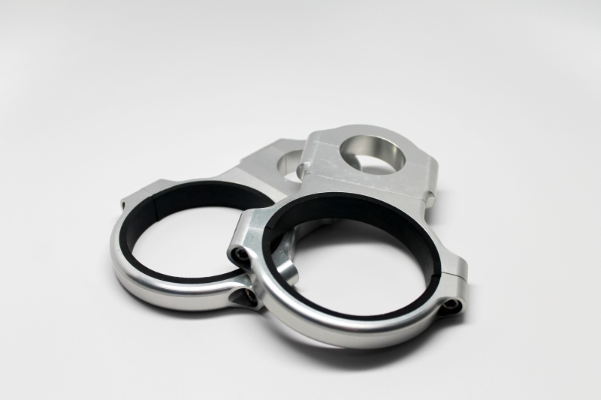 Picture of Fuelab Cage Mount Fuel Pump & Filter Combo Billet Bracket Set - (1) Pump Bracket (1) Filter Bracket
