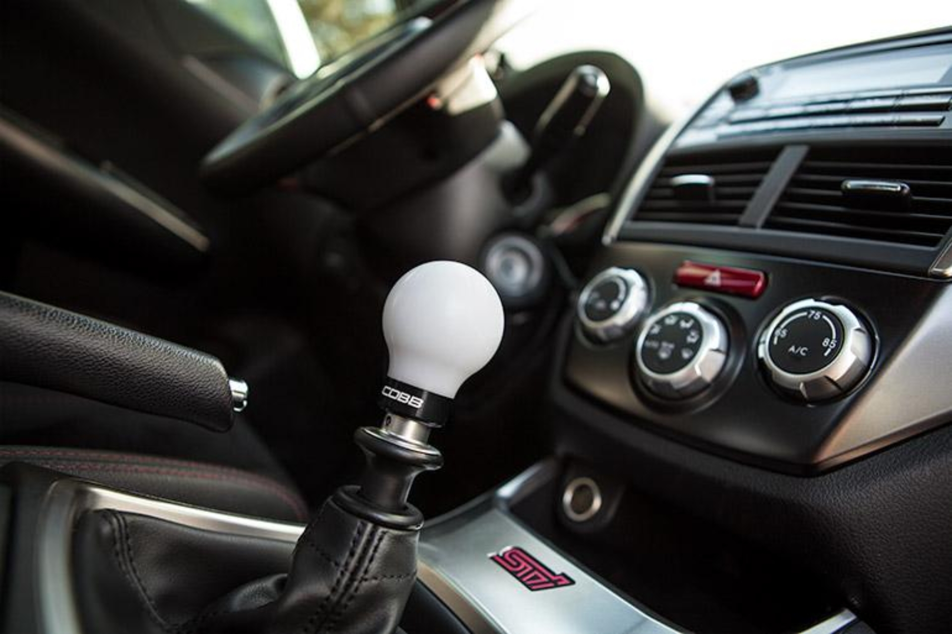 Picture of Cobb Subaru 6-Speed COBB Shift Knob - White w/Stealth Black Collar (Non-Weighted)