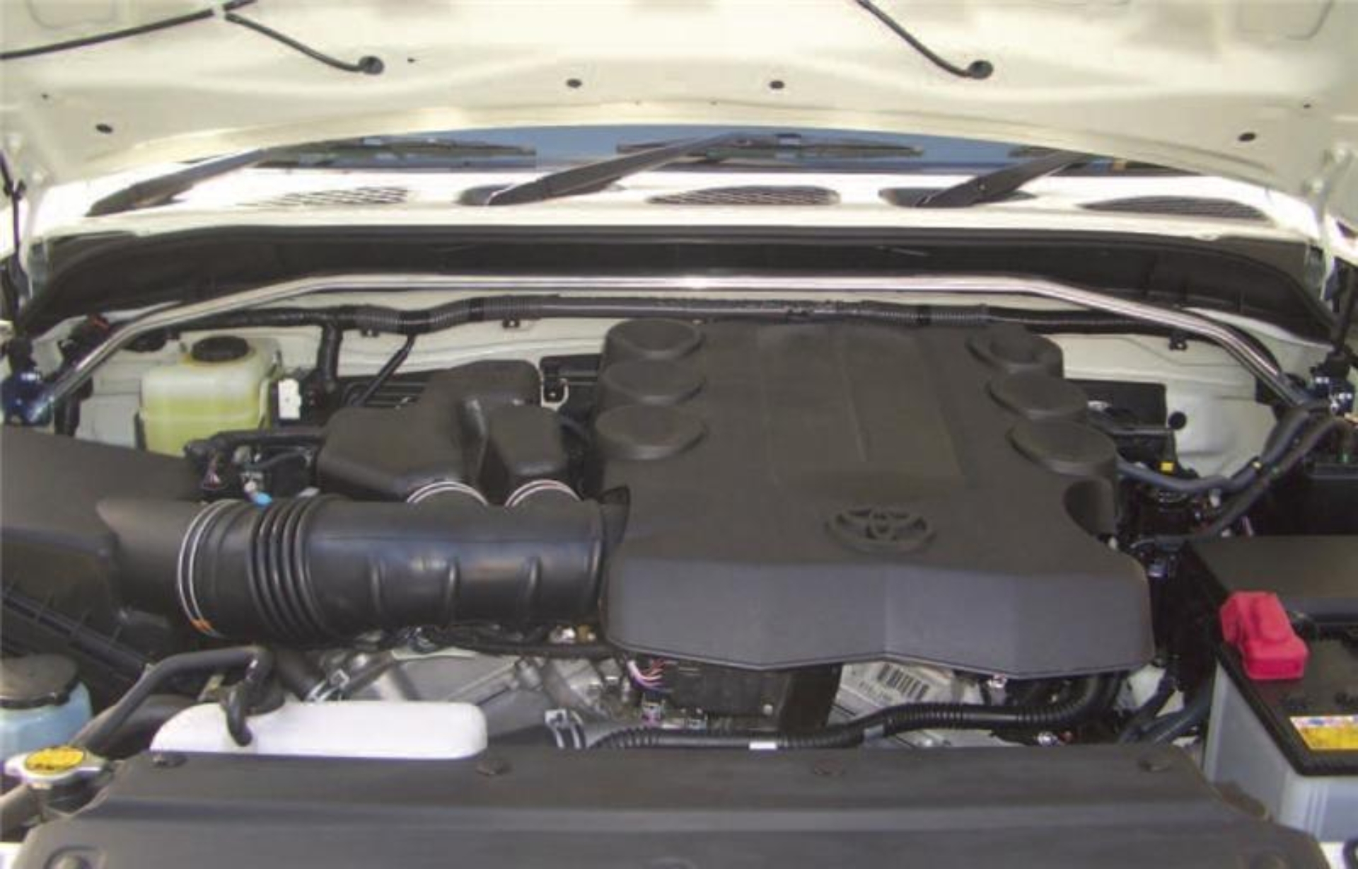 Picture of Cusco Strut Tower Brace Type OS Front Toyota FJ Cruiser GSJ15W