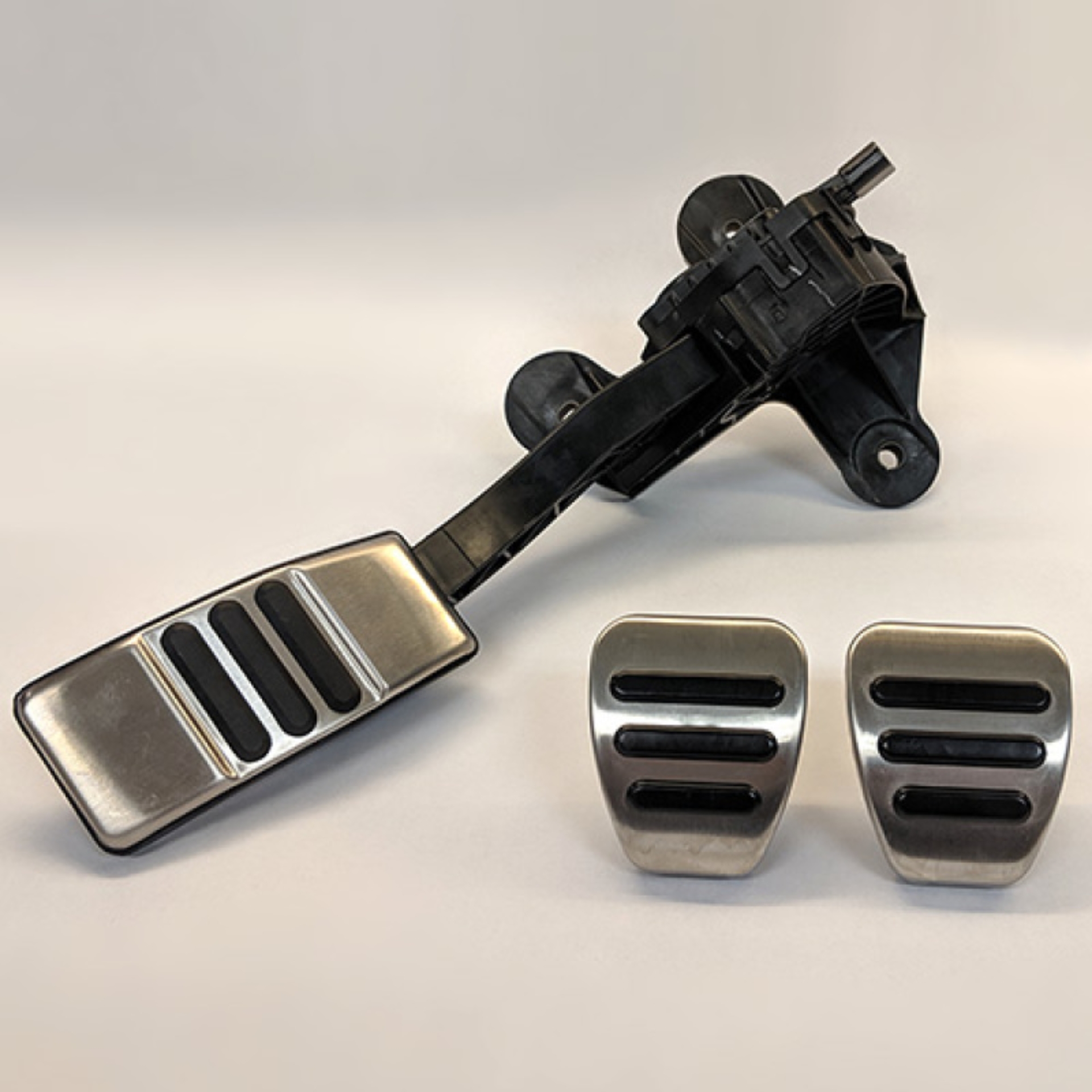 Picture of Ford Racing FR Pedal Cover Kits - M-2301-BM