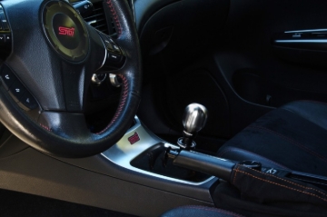Picture of PERRIN 04-21 Subaru STI 6spd (Manual) SS Shift Knob - Barrel Style