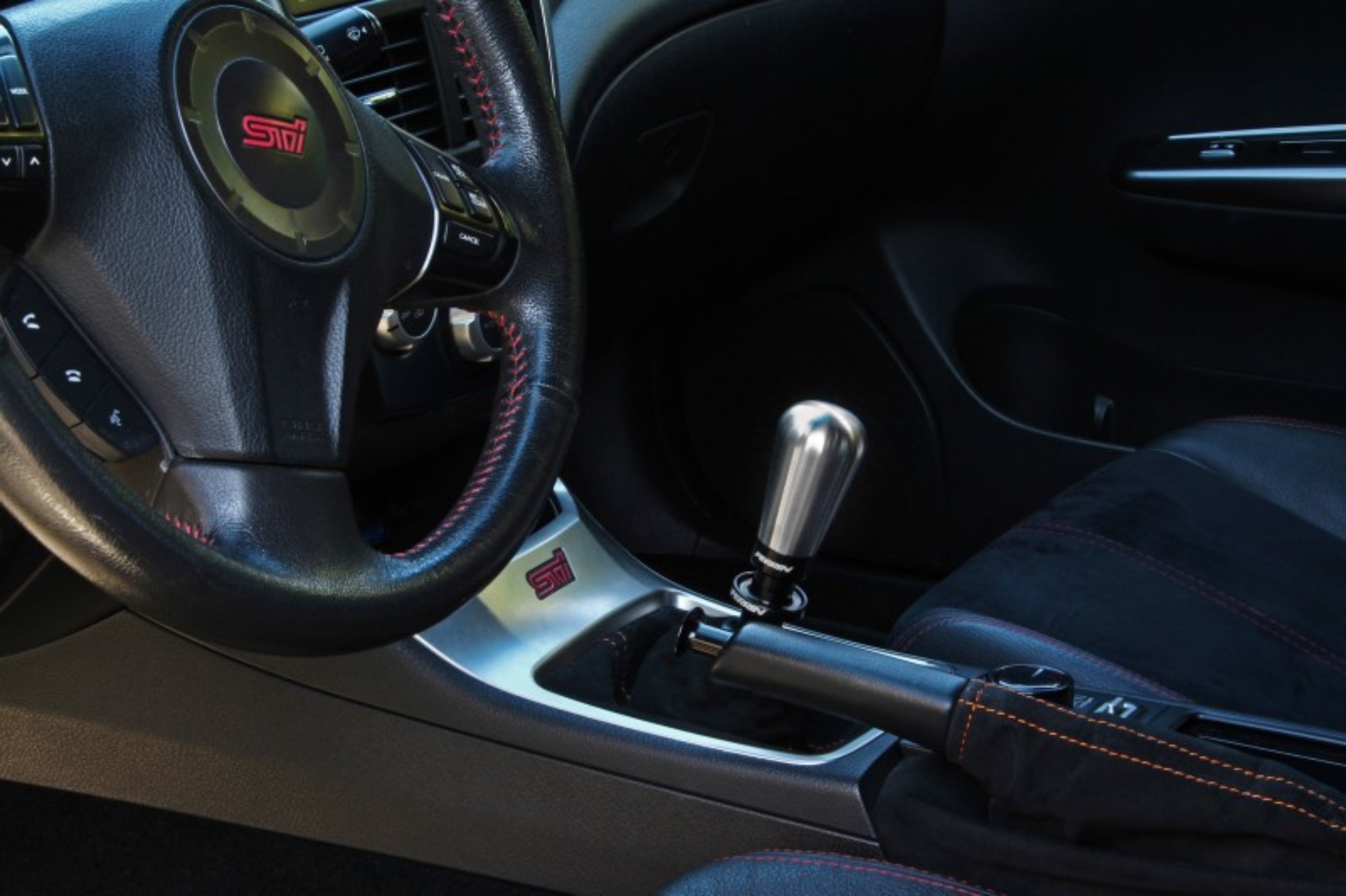 Picture of PERRIN 04-21 Subaru STI 6spd (Manual) SS Shift Knob - Tapered Style