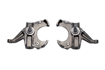 Picture of MaxTrac 73-87 Chevrolet C10 2WD 2.5in Front Lowering Spindles (1.25in Rotors)