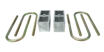 Picture of MaxTrac 82-04 Chevrolet S10 2WD 2in Rear Lowering Blocks & U-Bolts