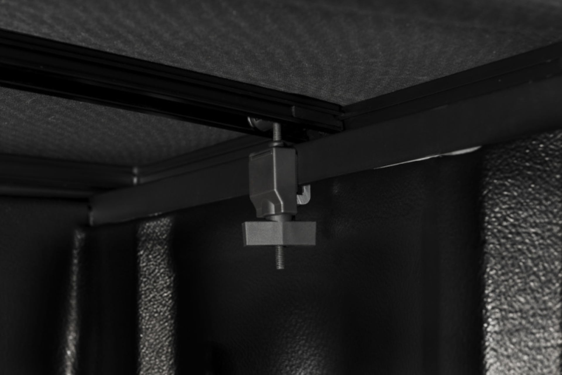 Picture of Extang 02-08 Dodge Ram 1500 Short Bed (6-1/2ft) Trifecta Signature 2.0