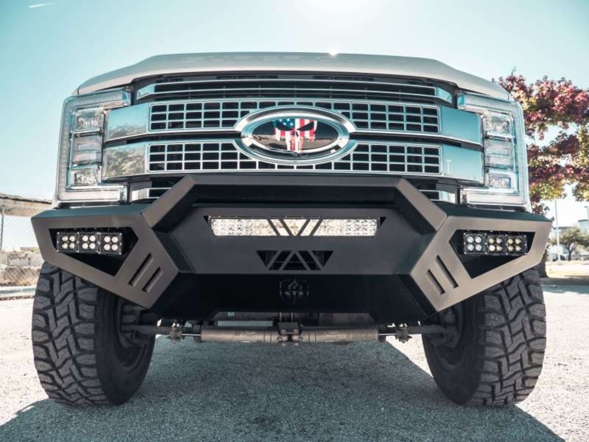 Picture of Road Armor 17-20 Ford F-250 SPARTAN Front Bumper Bolt-On Pre-Runner Guard - Tex Blk