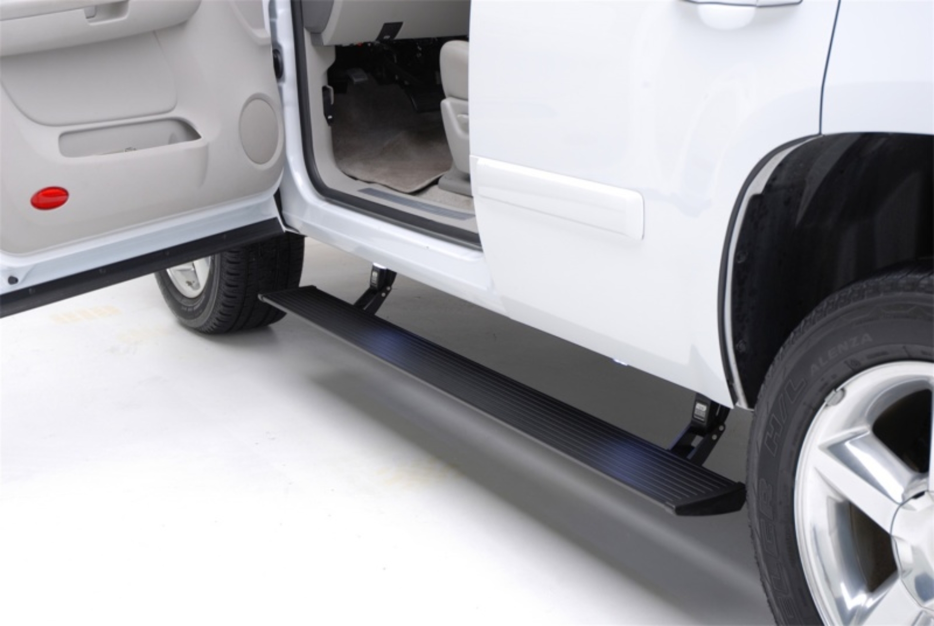 Picture of AMP Research 2020 Ford Expedition PowerStep - Black