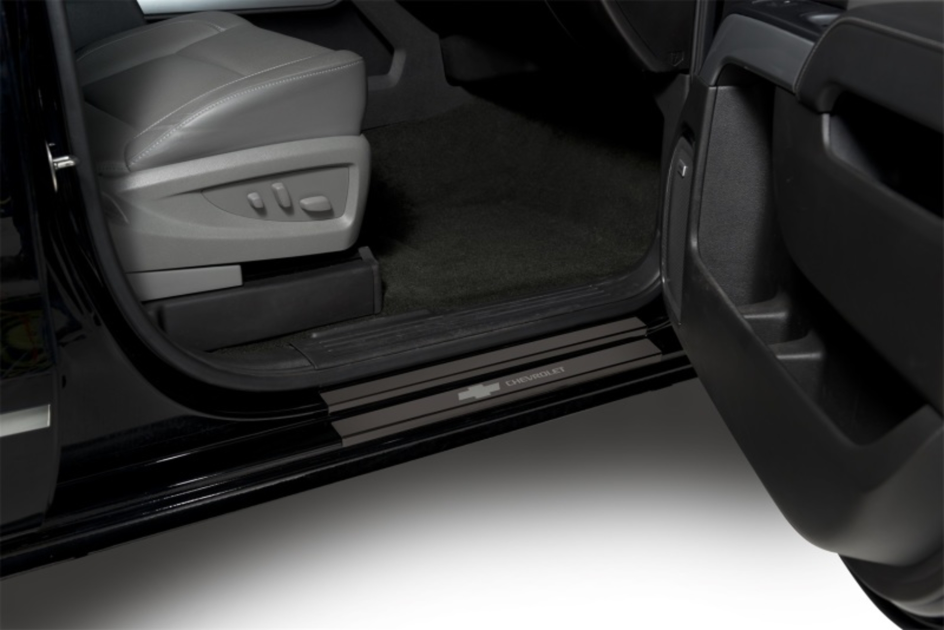 Picture of Putco 14-18 Chevy Silv LD - Crew Cab w/ CHEVROLET Etching (8pcs) Black Platinum Door Sills