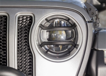 Picture of Rugged Ridge 18-20 Jeep Wrangler JL / 2020 Jeep Gladiator JT Black Elite Headlight Guards Black