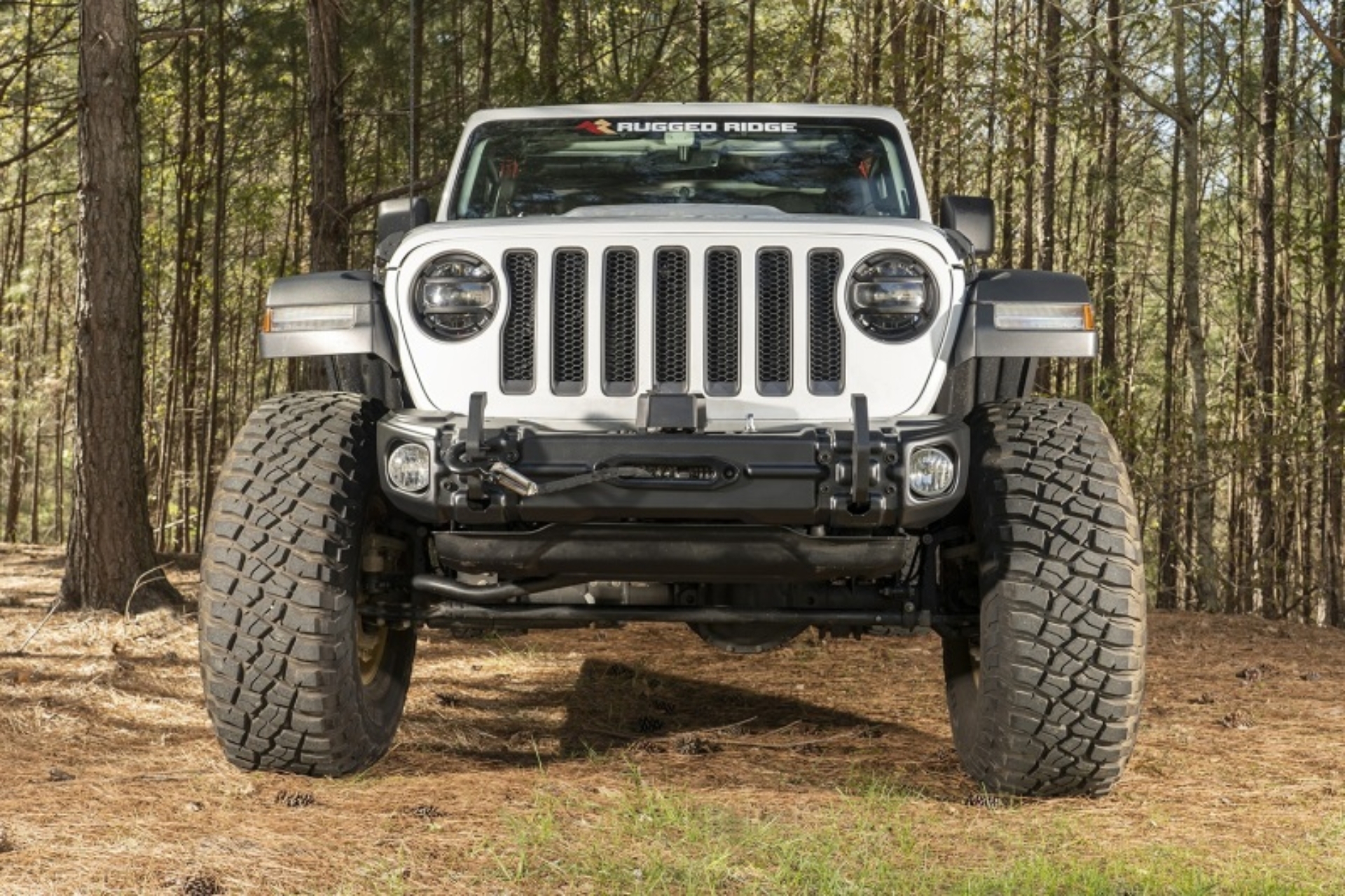 Picture of Rugged Ridge Arcus Front Bumper Set W/Tray & Hooks 18-20 Jeep Wrangler JL/JT