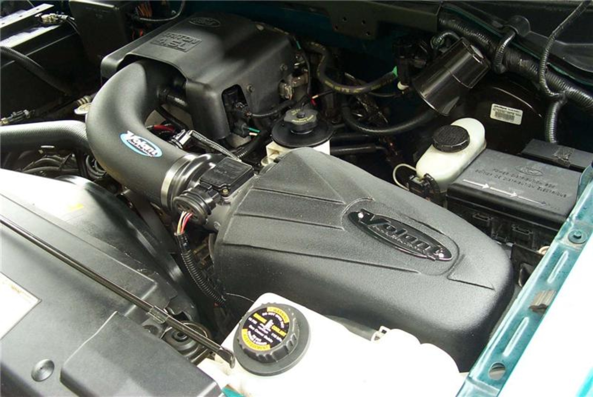 Picture of Volant VOL PowerCore Clsed Air Intake Cold Air Intakes - 198546