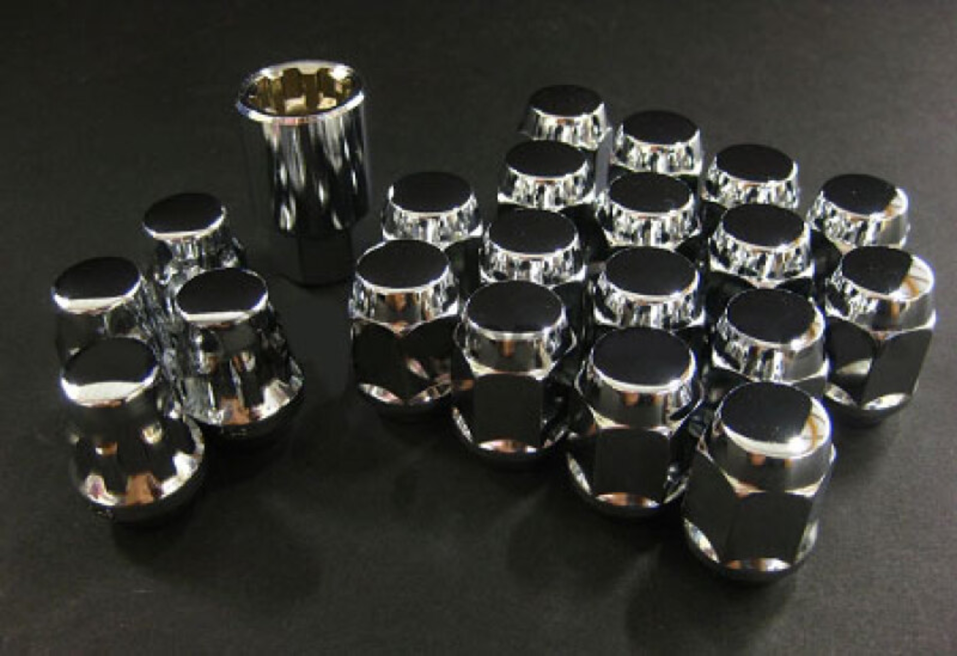 Picture of Project Kics 16 LUGS + 4 LOCKS Chrome Bullock And Nut Set - 12X1.50