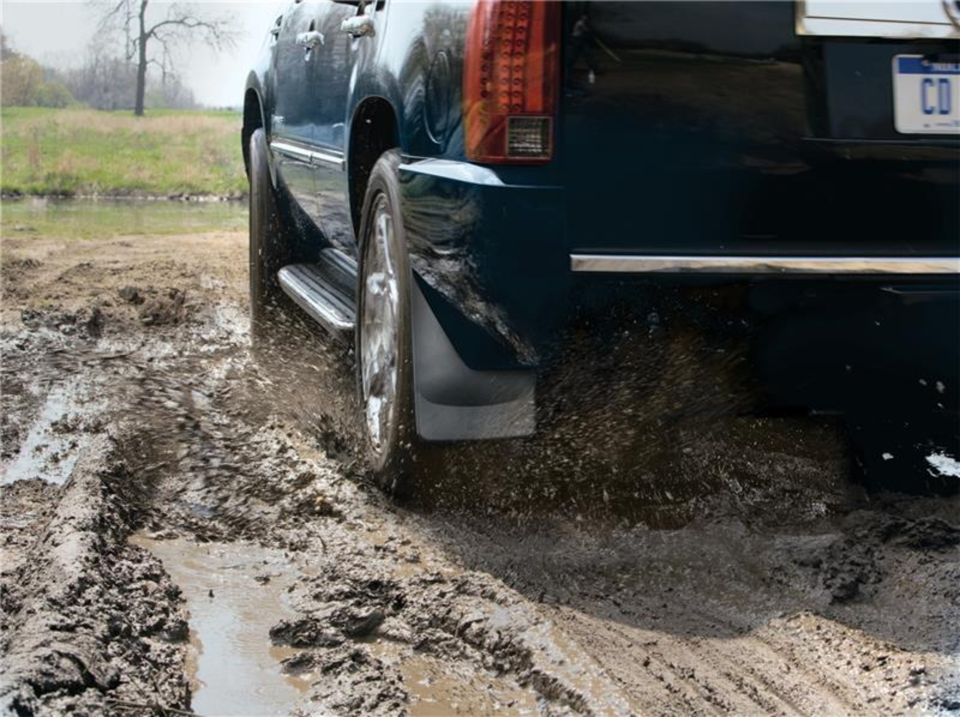 Picture of WeatherTech 08-13 Chevrolet Silverado No Drill Mudflaps - Black