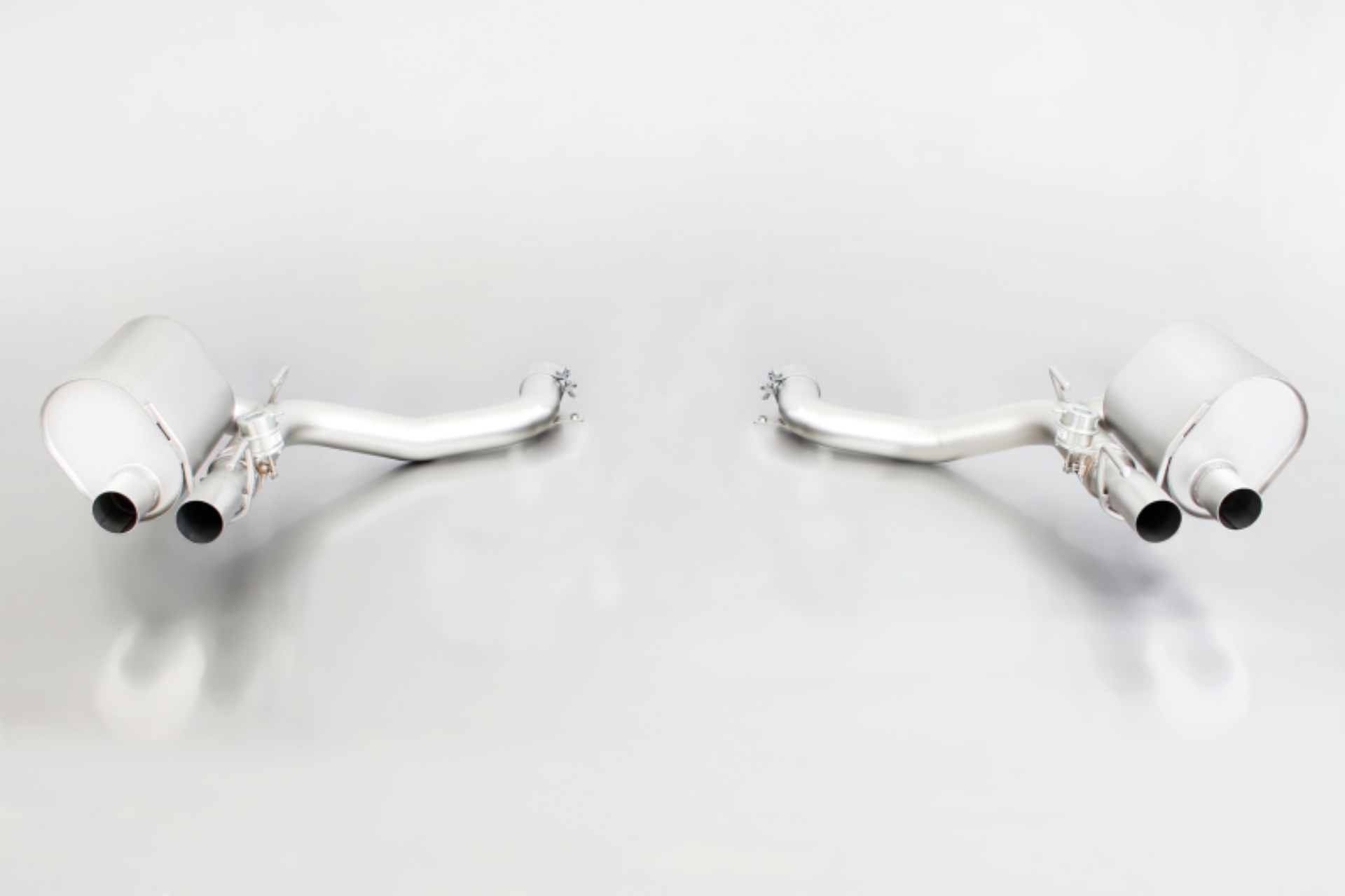 Picture of Remus 2013 Maserati Ghibli III (Not For My 2017) 3.0L Race Axle Back Exhaust (Tail Pipes Req)