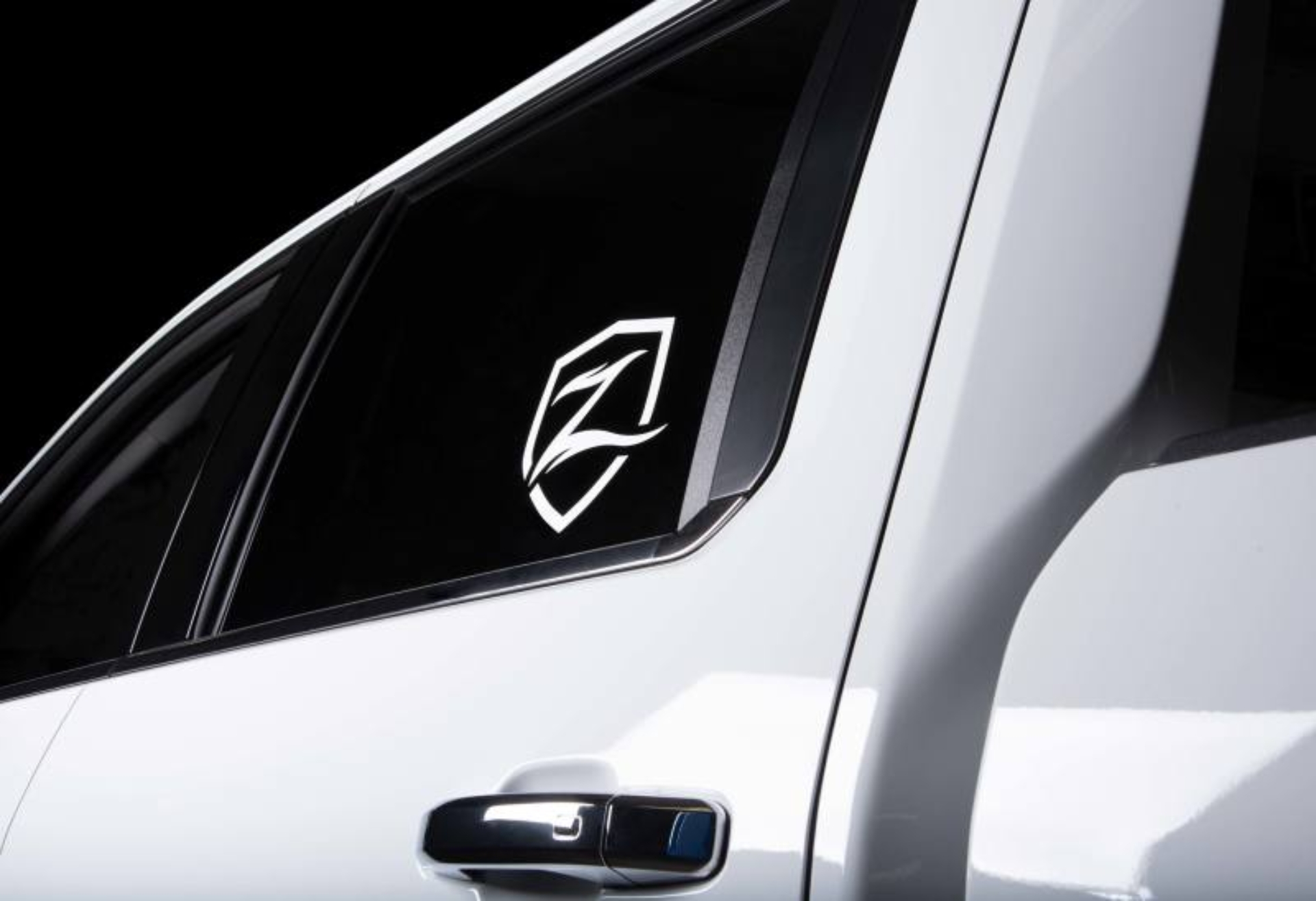 Picture of Zone Offroad Shield Decal - 7in White