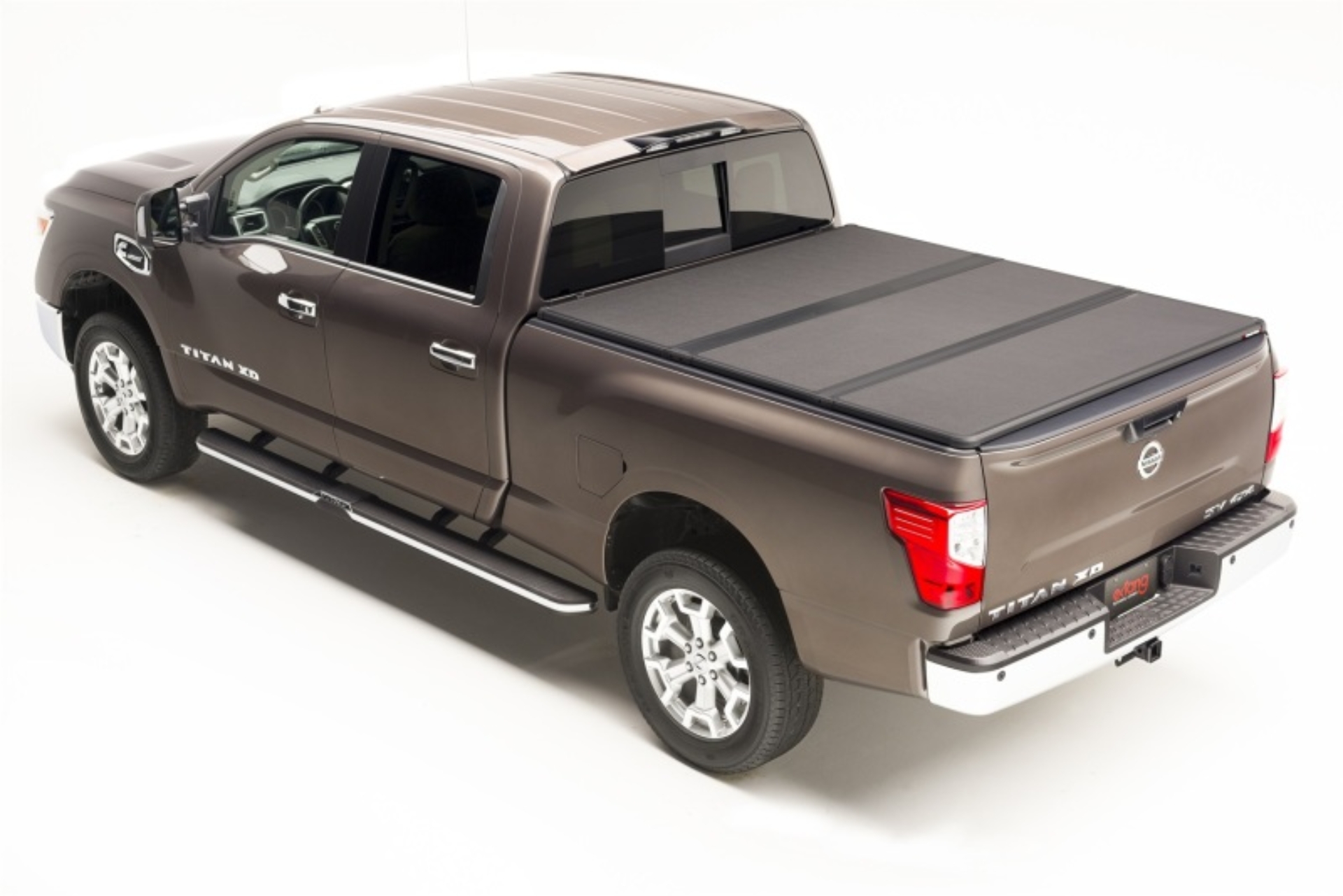 Picture of Extang 05-16 Nissan Frontier(5ft Bed) (w/ or w/o Track Sys) (5ft) Solid Fold 2.0