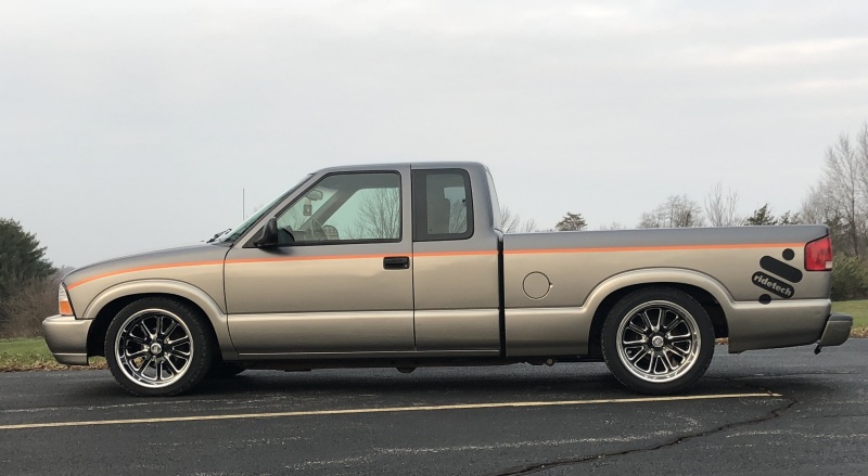 Picture of Ridetech 82-03 Chevy S10 S15 Sonoma 8.5in Differential Bolt-On Wishbone Rear Suspension System