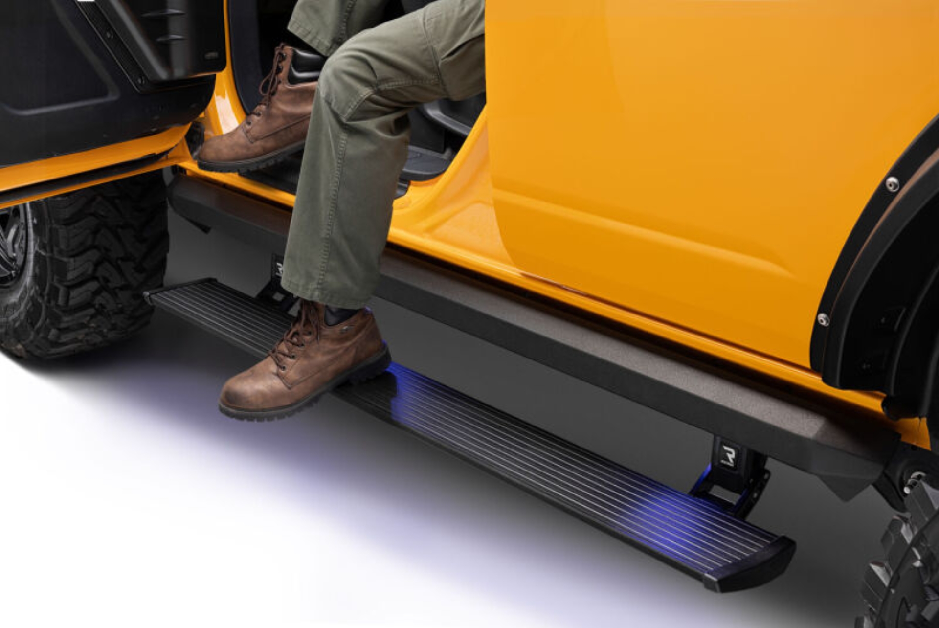 Picture of AMP Research 21-23 Ford Bronco 4 Door (Excl. Raptor) XL PowerStep - Black