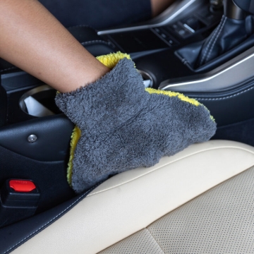 Picture of Chemical Guys The Stranger Helpful Handy Mitt