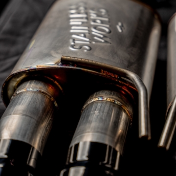 Picture of Stainless Works 18-21 Mustang GT Axle Back Legend Exhaust - Black Tips