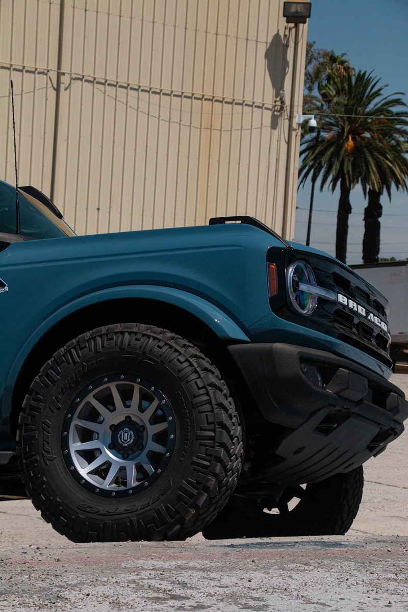 Picture of ICON Compression 17x8.5 6x5.5 25mm Offset 5.75in BS 95.1mm Bore Titanium Wheel