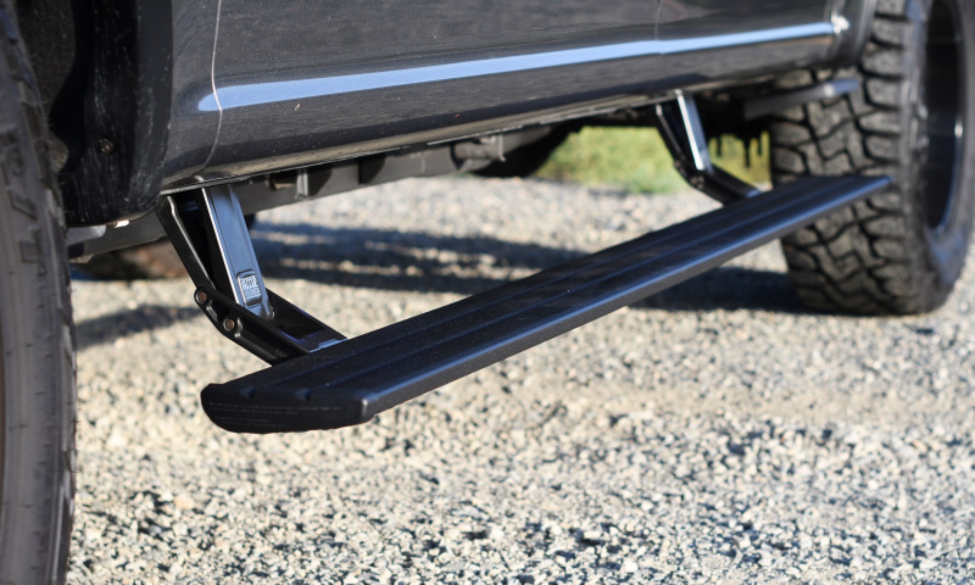 Picture of AMP Research 15-20 Chevy/GMC Silverado 2500-3500/Sierra 2500-3500/Crew & Double Cab PowerStep