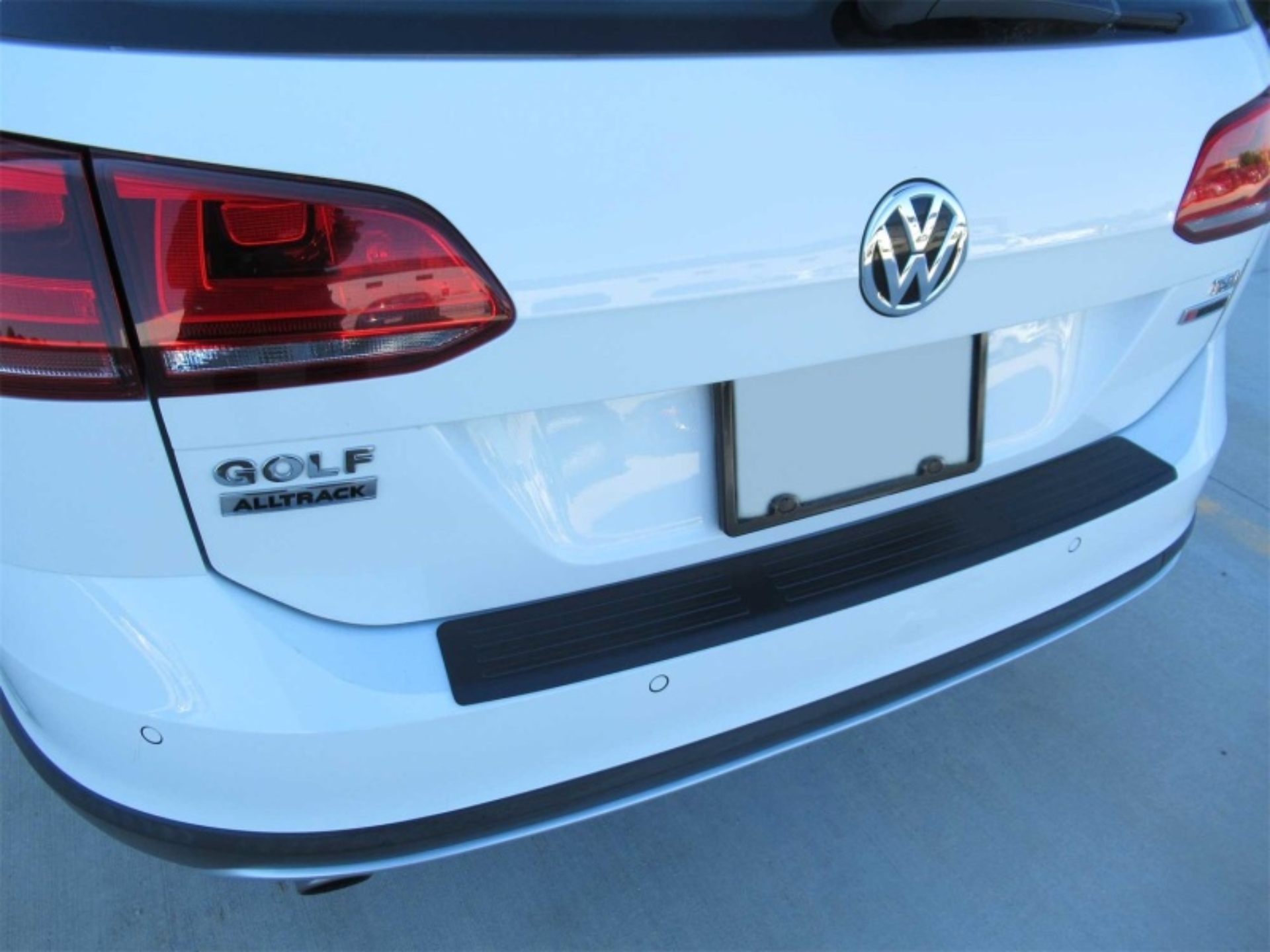 Picture of WeatherTech 17-19 Volkswagen Golf Alltrack/SportWagen BumperTopper - Black