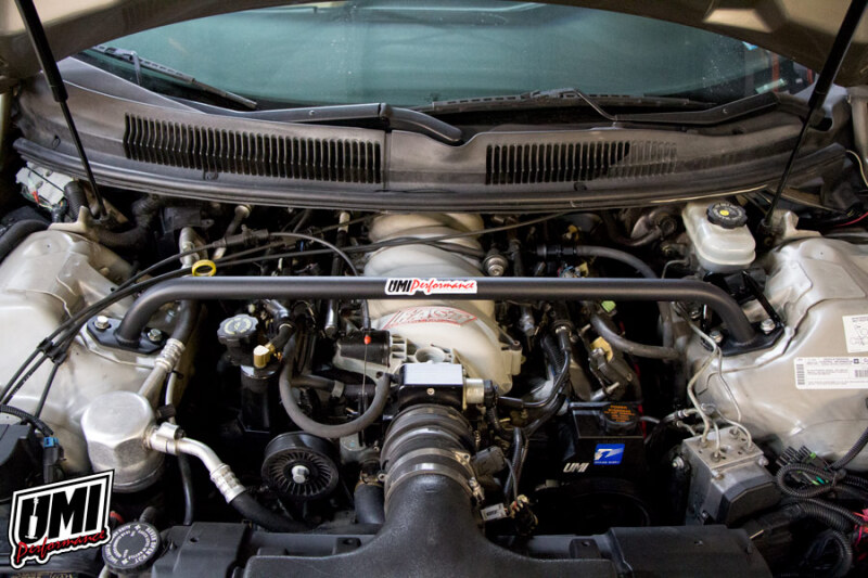Picture of UMI Performance UMI Strut Tower Braces Strut Bars - 2005-B