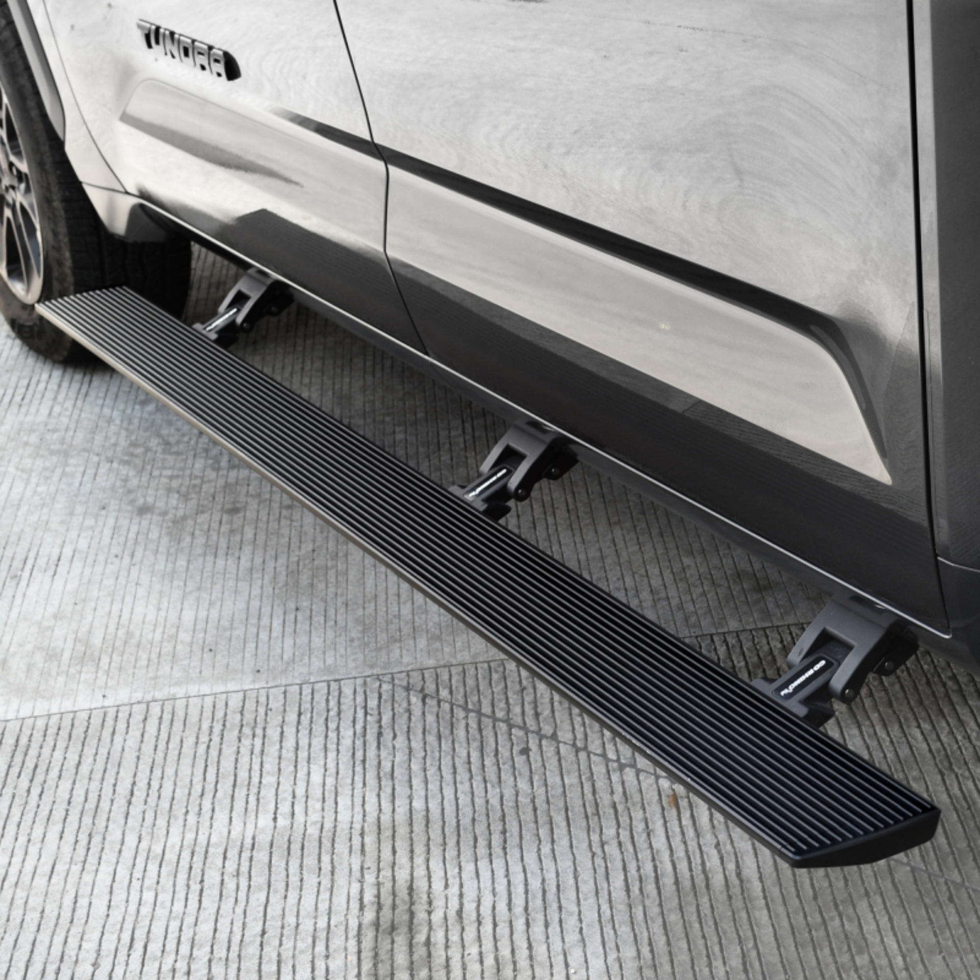 Picture of Go Rhino 22-23 Toyota Tundra CrewMax Cab 4dr E-BOARD E1 Electric Running Board Kit - Tex. Blk
