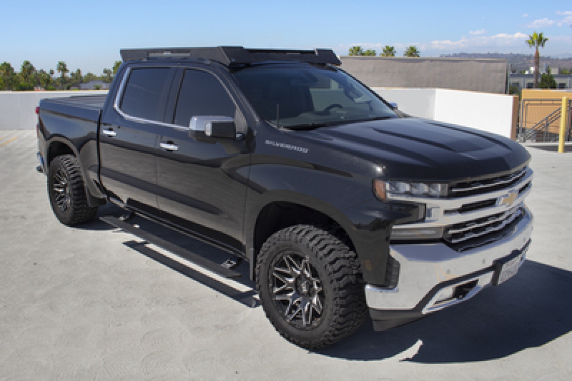Picture of RealTruck 19-25 Chevy Silverado 1500 CC 4dr VoltStep Electric Running Board Kit - Tex. Blk