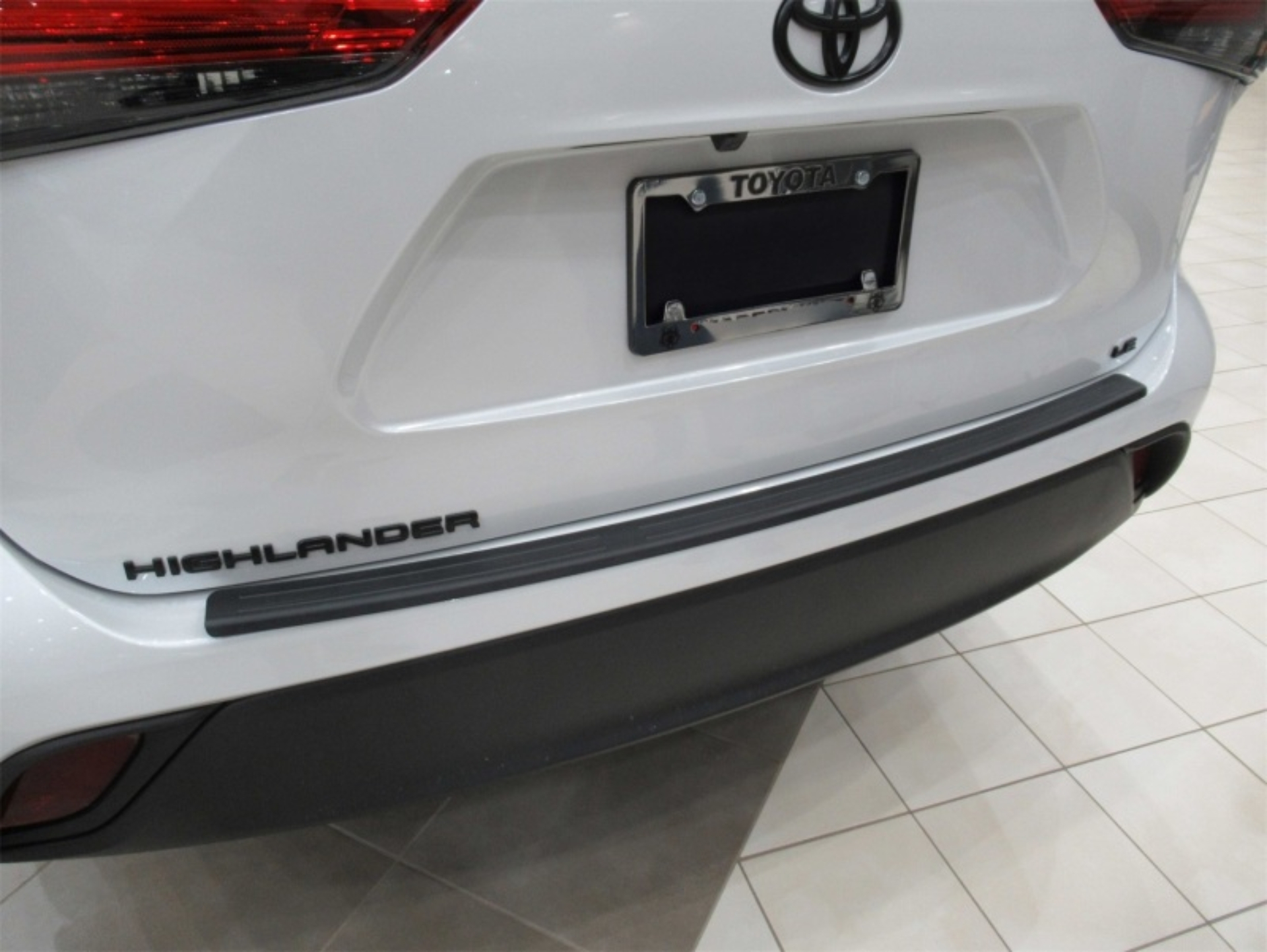 Picture of WeatherTech 20-23 Toyota Highlander BumperTopper - Black