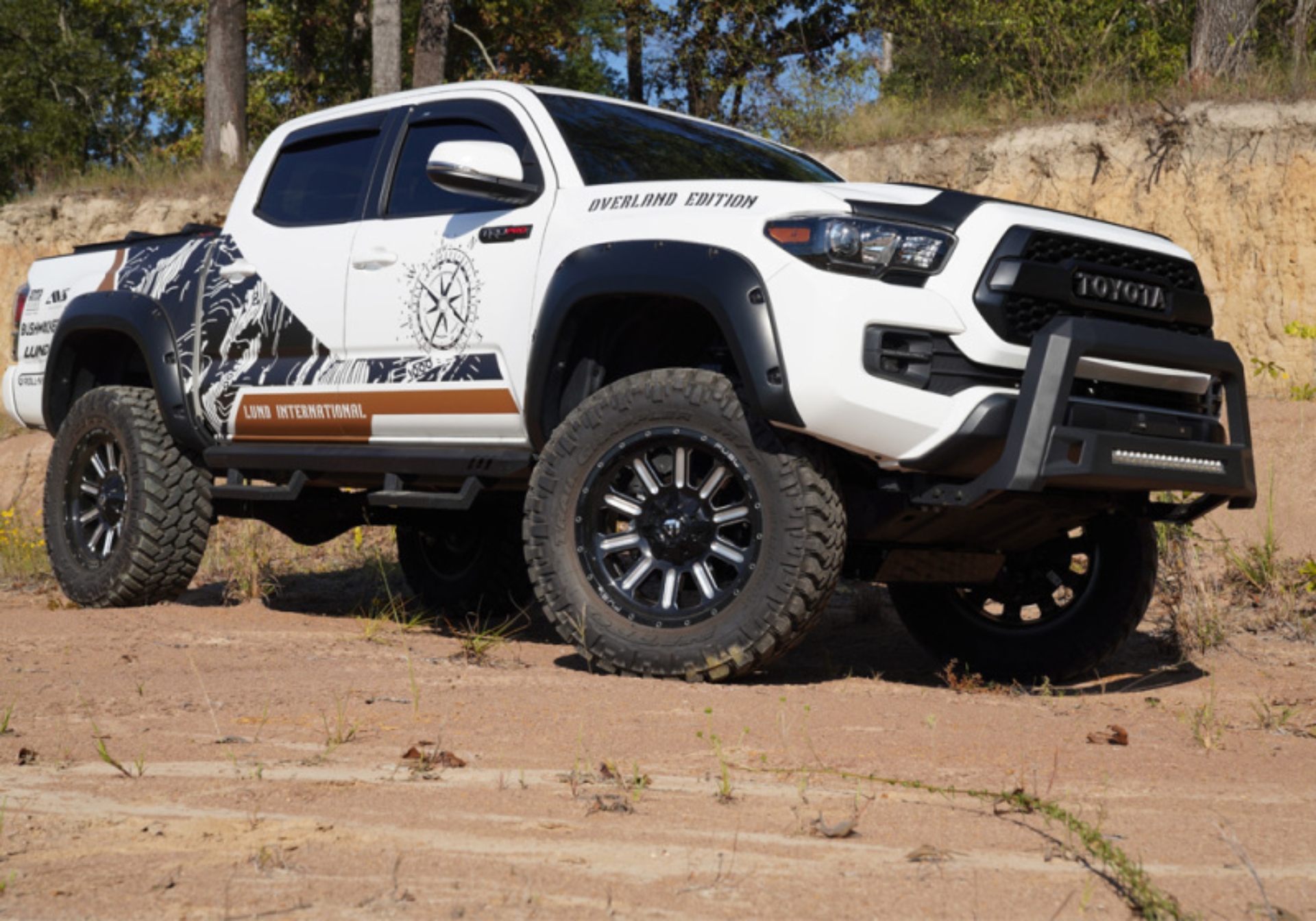 Picture of Superlift 16-23 Toyota Tacoma 4.5in Lift Kit w/ Fox Front Coilover & 2.0 Rear