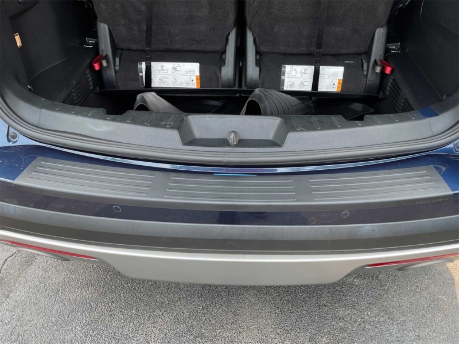 Picture of WeatherTech 11-17 Ford Explorer BumperTopper - Black