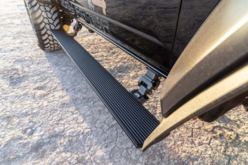 Picture of Body Armor 4x4 21-24 Ford Bronco 4DR E-Power Board Steps - Black