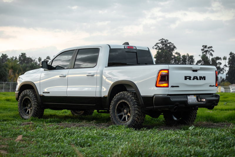 Picture of ICON 2019+ Ram 1500 2/4WD .75-2.5in Stage 5 Suspension System w/Tubular Uca