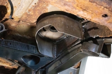 Picture of Rust Buster Avalanche/Suburban/Yukon Rear Upper Coil Spring Bucket - Left