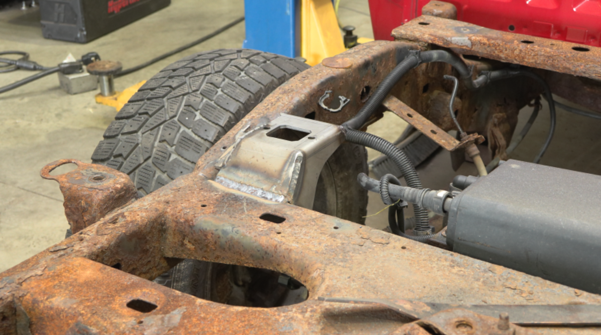Picture of Rust Buster 2004-2012 Chevy Colorado & GMC Canyon Rear Upper Shock Mount - Right