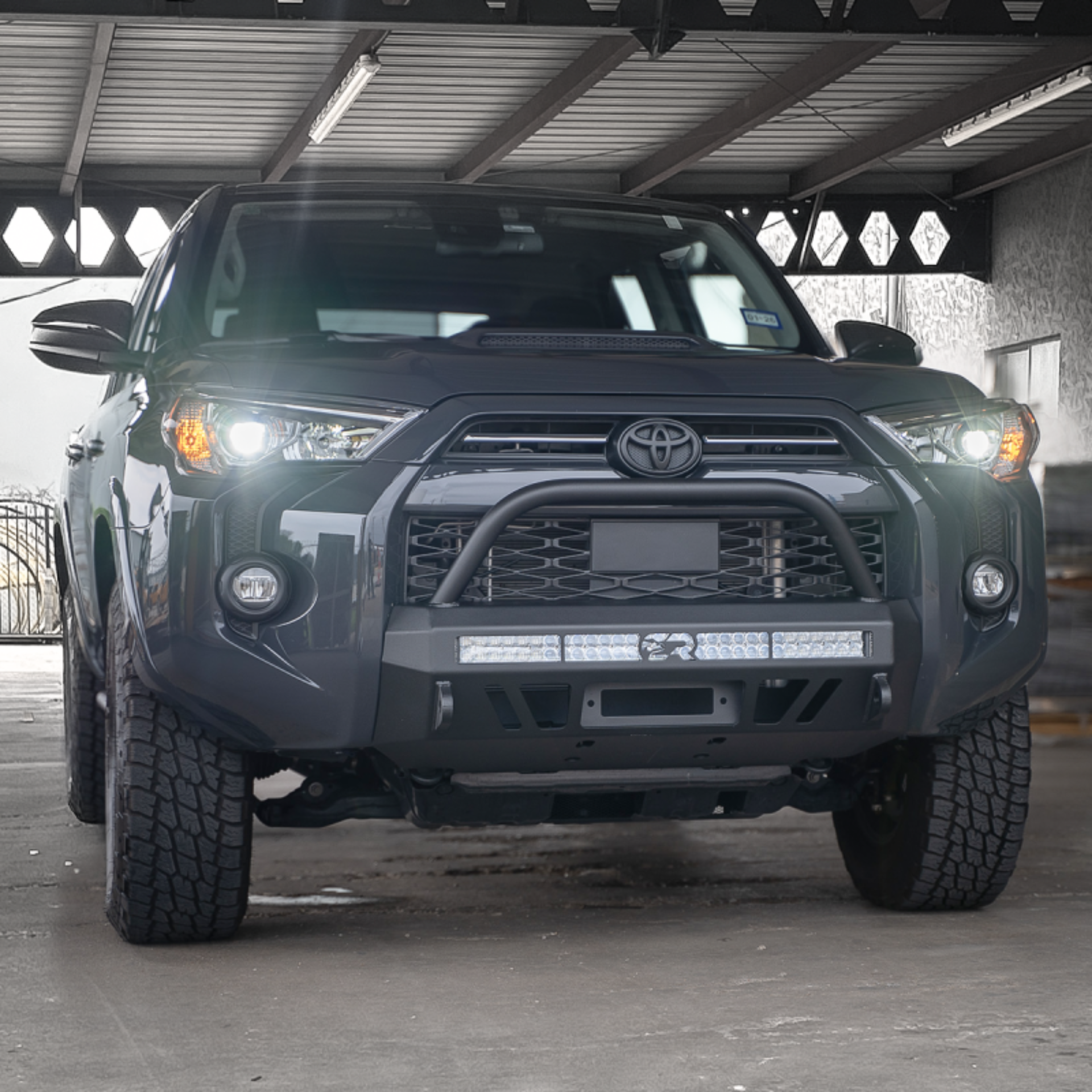Picture of Cali Raised 14-24 Toyota 4Runner Stealth Bumper - Bull Bar / 32In Led Bar Combo